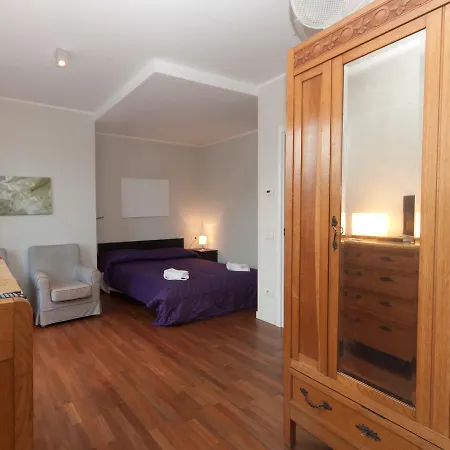Rodrigo Lake Side Suite דירה *