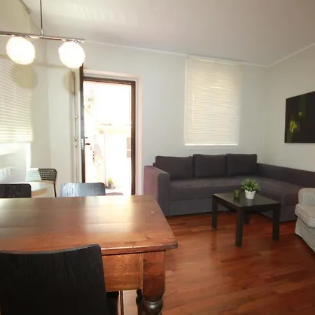 Rodrigo Lake Side Suite *
